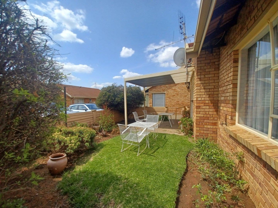 To Let 2 Bedroom Property for Rent in Fleurdal Free State